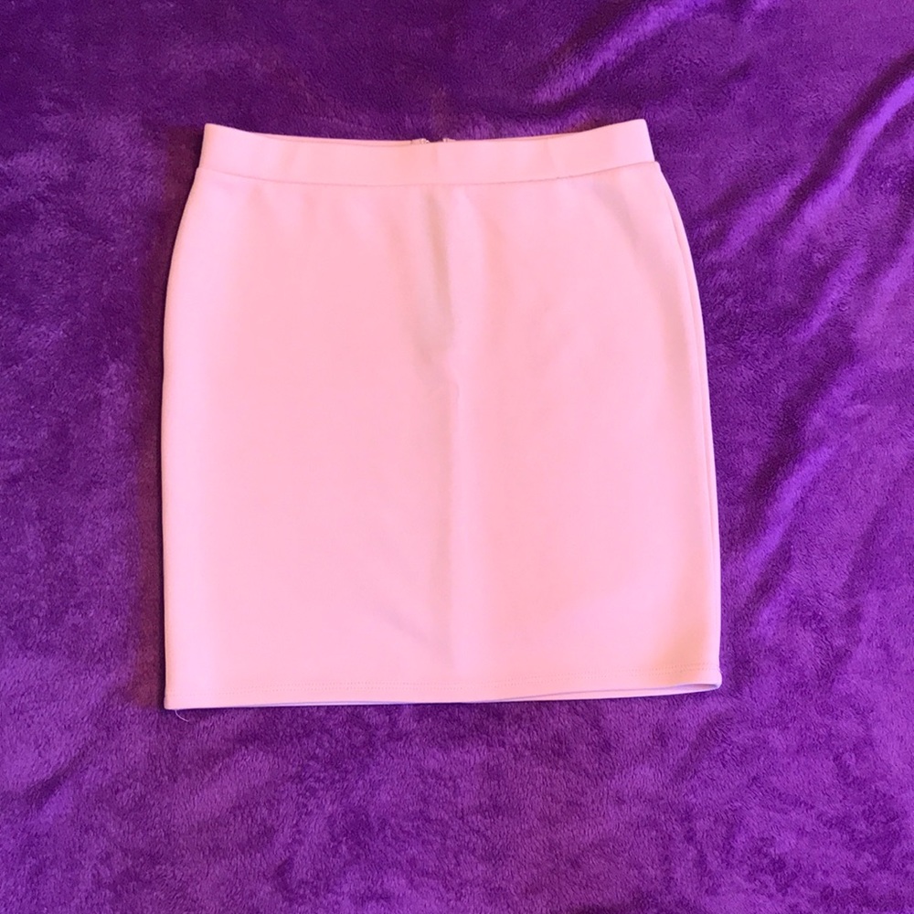 Form fitting pink skirt